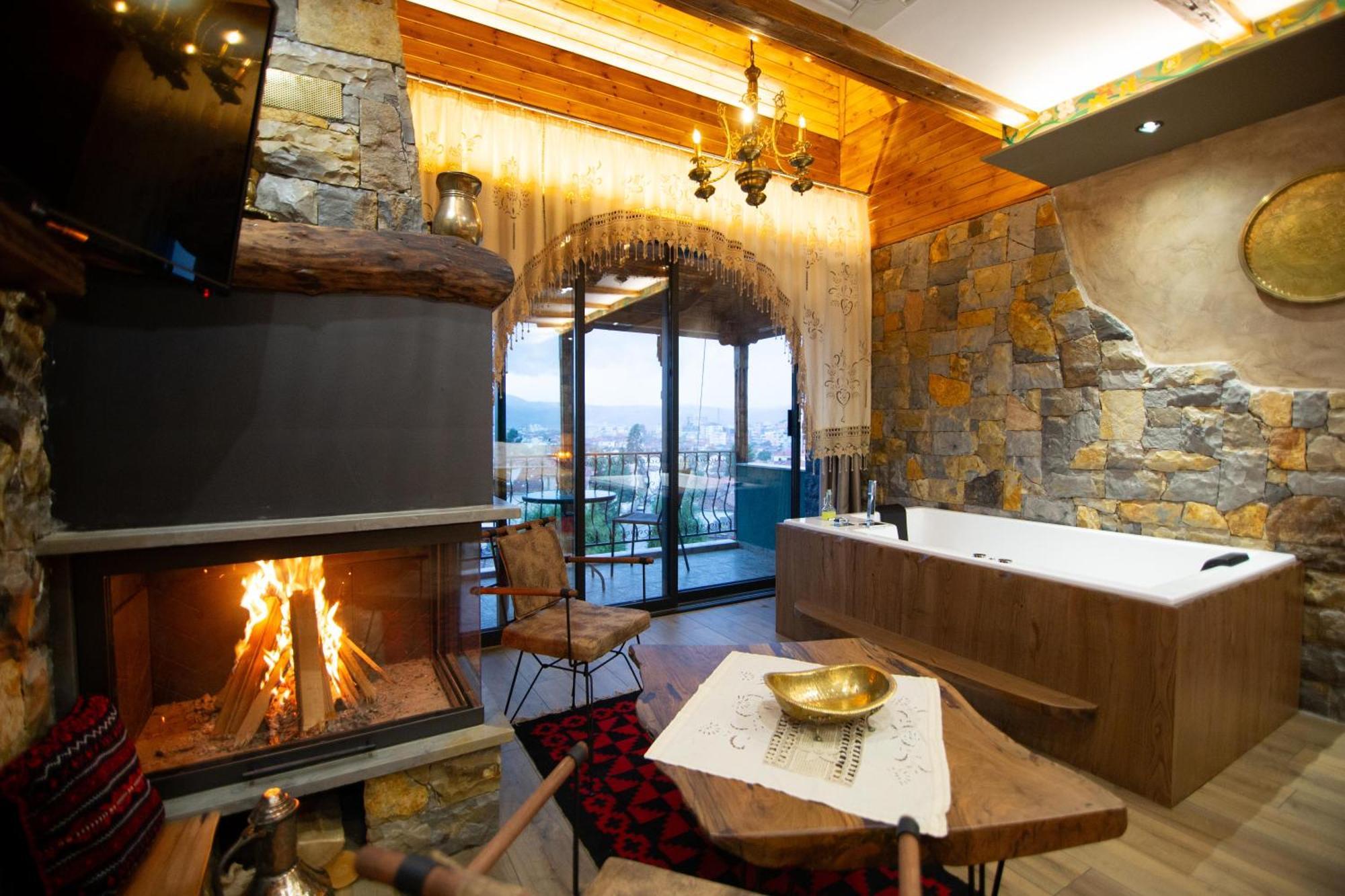 Vila Eden Boutique Hotel コルチャ エクステリア 写真